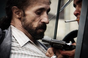 Fotograma Esto es un revolver