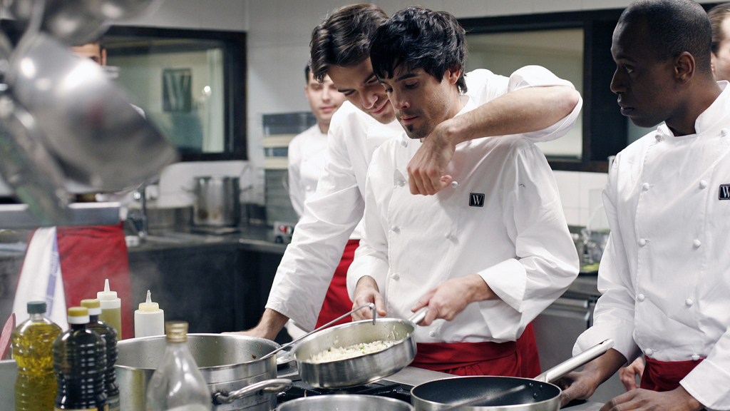 Bon Appétit esta protagonizada por el actor Unax Ugalde