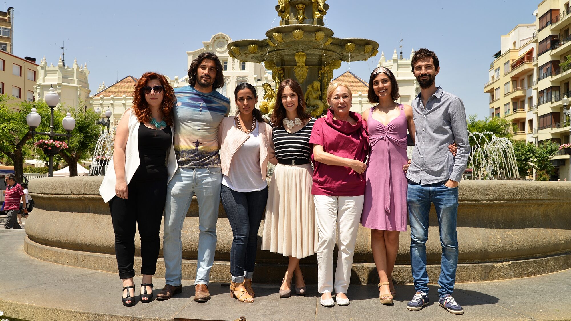 El equipo de La Novia tras la presentación del rodaje en Huesca (Jorge Dueso)