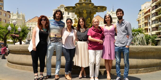 El equipo de La Novia tras la presentación del rodaje en Huesca (Jorge Dueso)