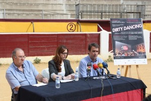 Javier Lasaosa (Presidente de la Peña Los 30), Azucena Garanto (Directora del Festival Internacional de Cine de Huesca) y Diego Luna (Gerente de Albahaca & Plata)