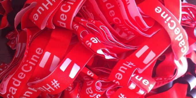 Las pulseras se repartirán desde el 9 de junio en el camión/punto de información de la Plaza Navarra