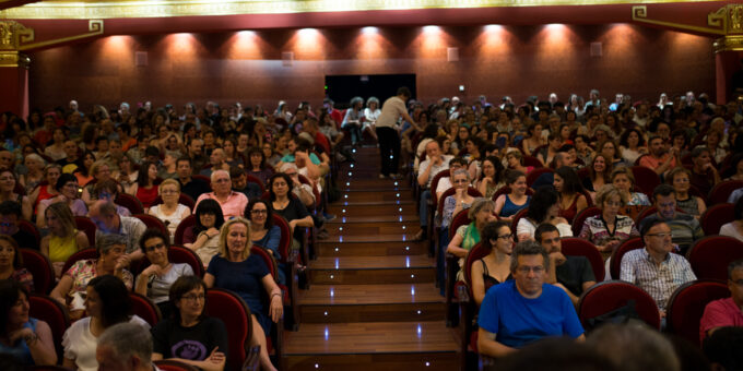 El teatro Olimpia se lleno con motivo de la gala de entrega los Premios Luis Buñuel (FOTO: Jorge Dueso)