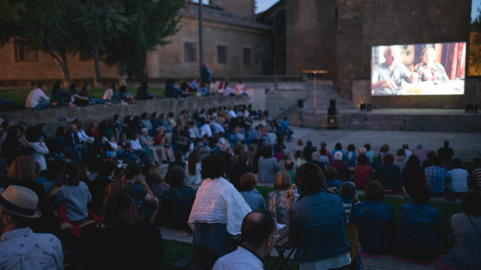 Las proyecciones en la plaza General Alsina consigieron reunir a más de 900 espectadores (Foto - Jorge Dueso)